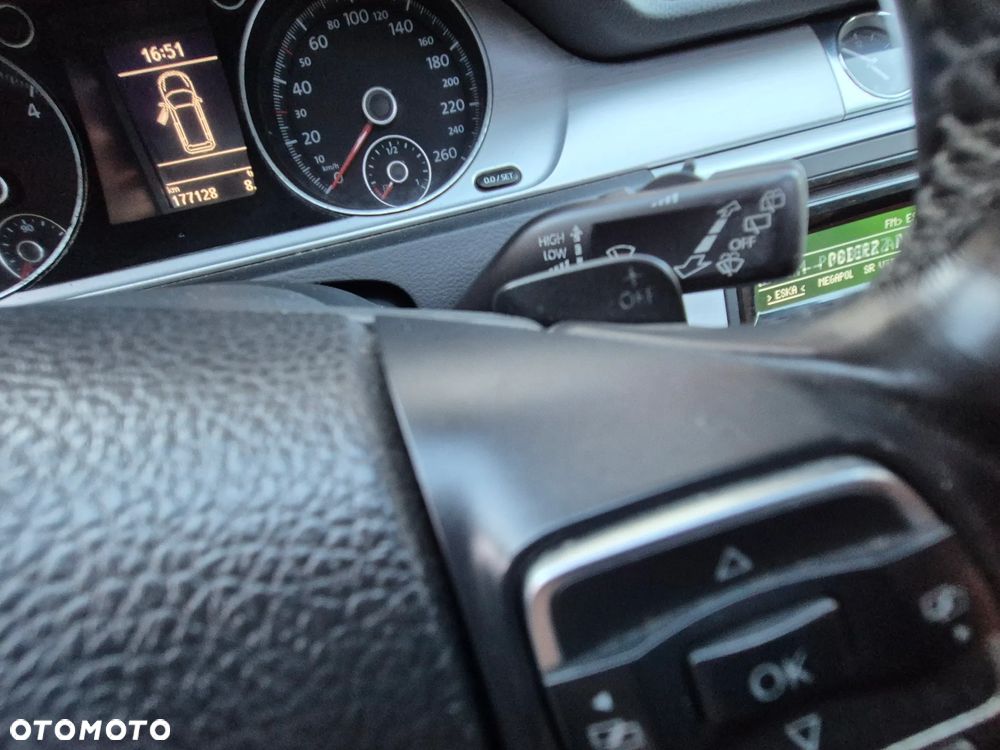 Volkswagen Passat 2.0 TDI DSG BlueMotion Technology Highline - 36