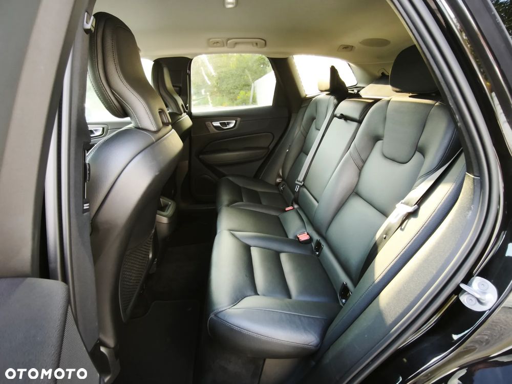Volvo XC 60 B4 B Plus Dark - 9