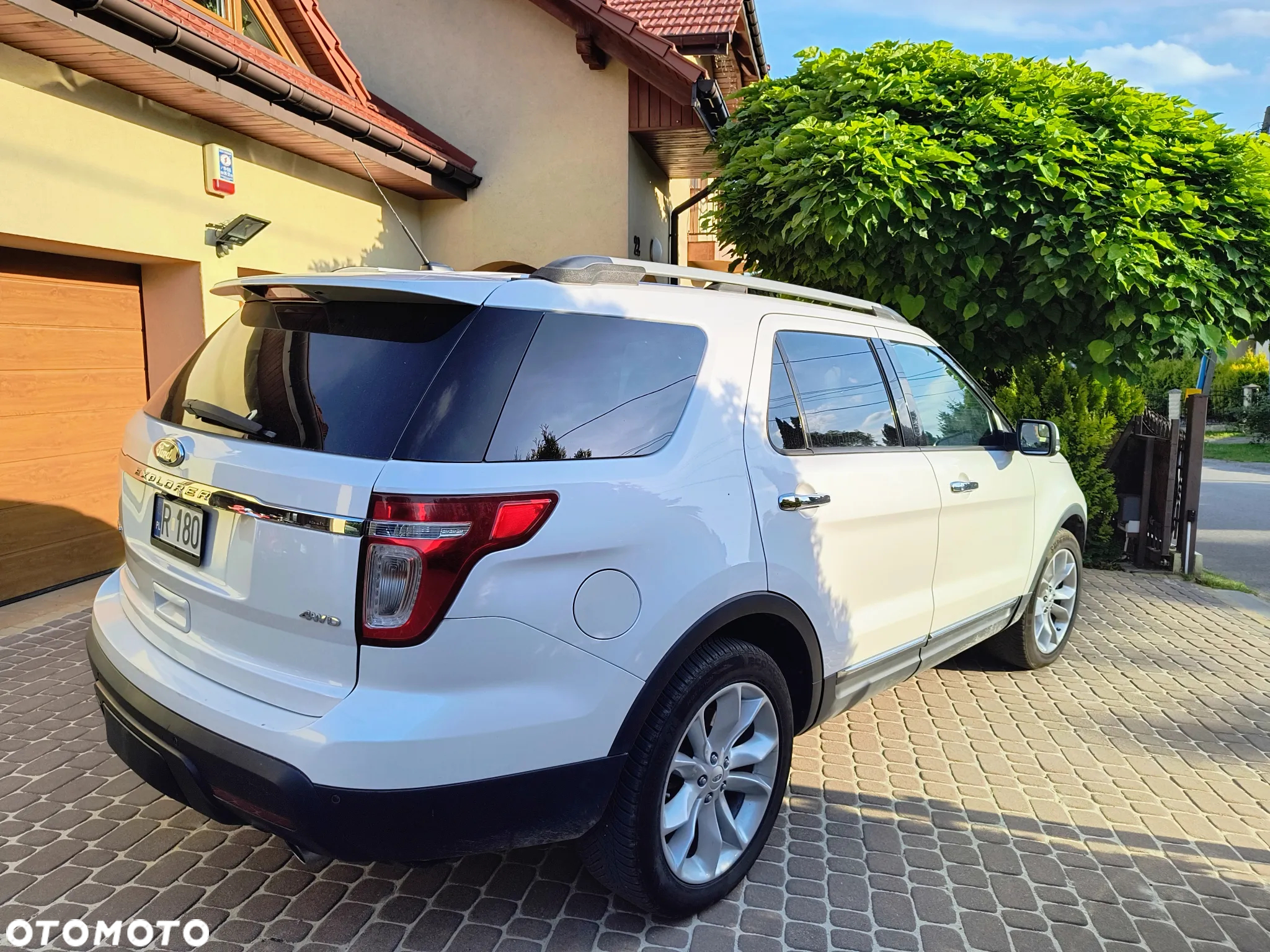 Ford Explorer - 3
