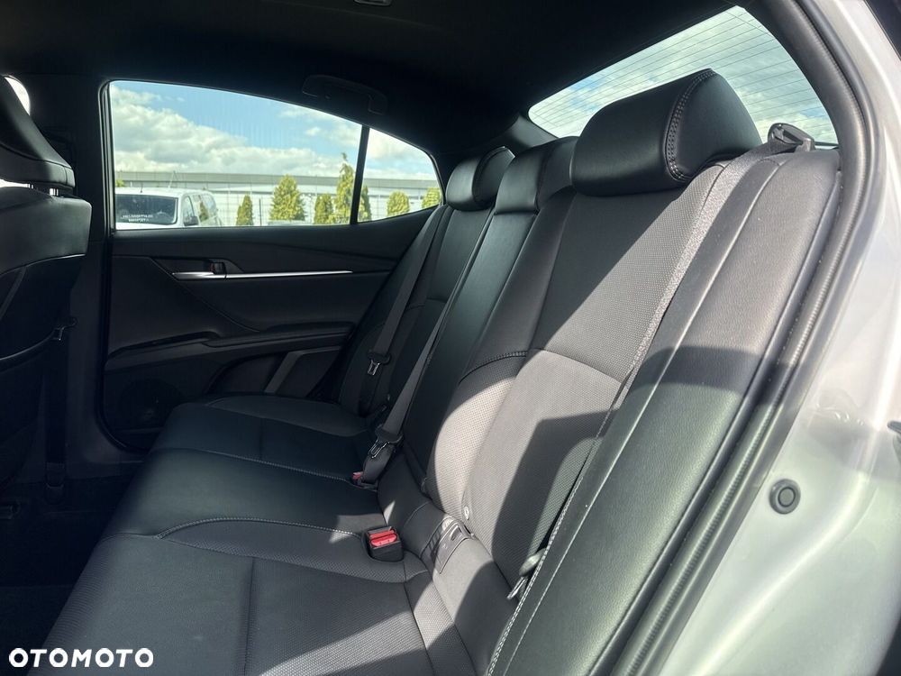 Toyota Camry - 17
