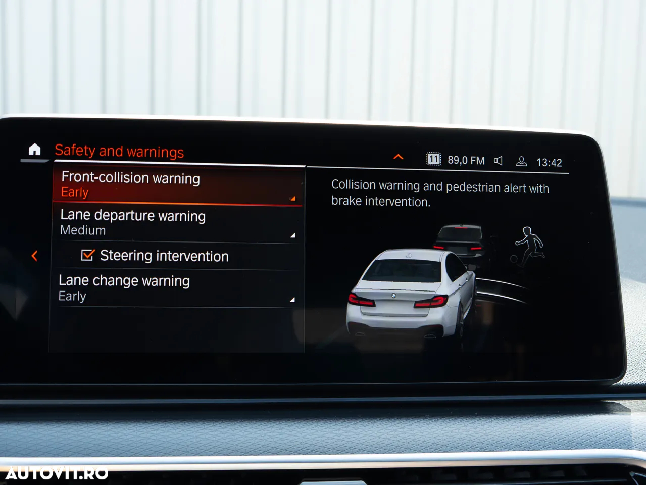 BMW Seria 5 530e Aut. M Sport Edition - 32