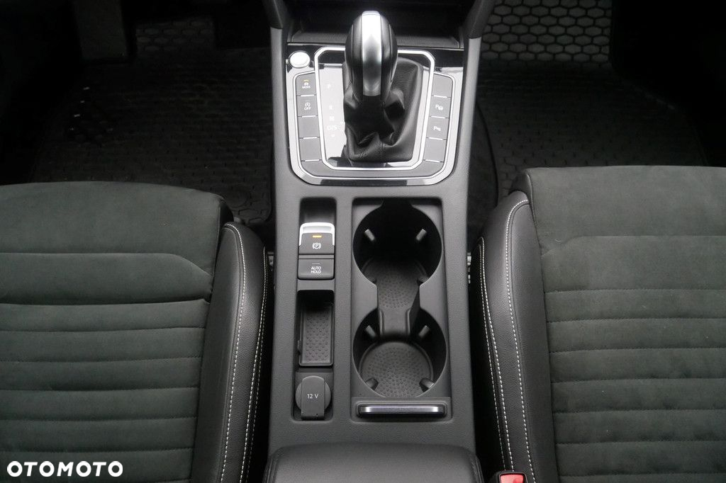 Volkswagen Passat 2.0 TDI Elegance DSG - 11