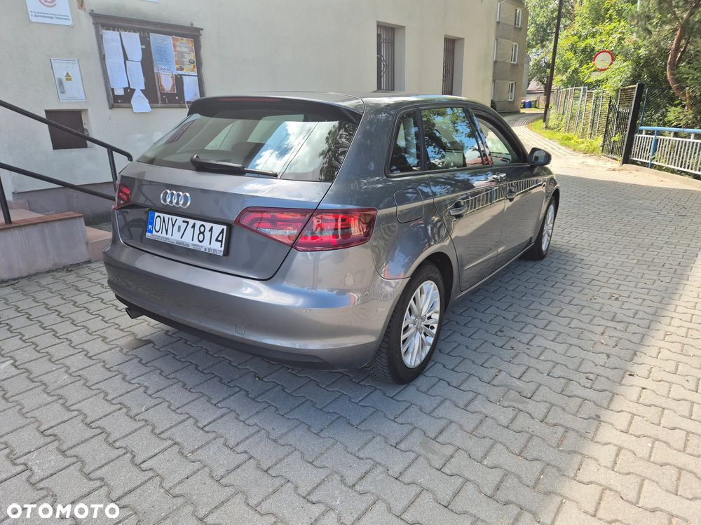 Audi A3 Sportback 1.6 TDI Attraction - 5