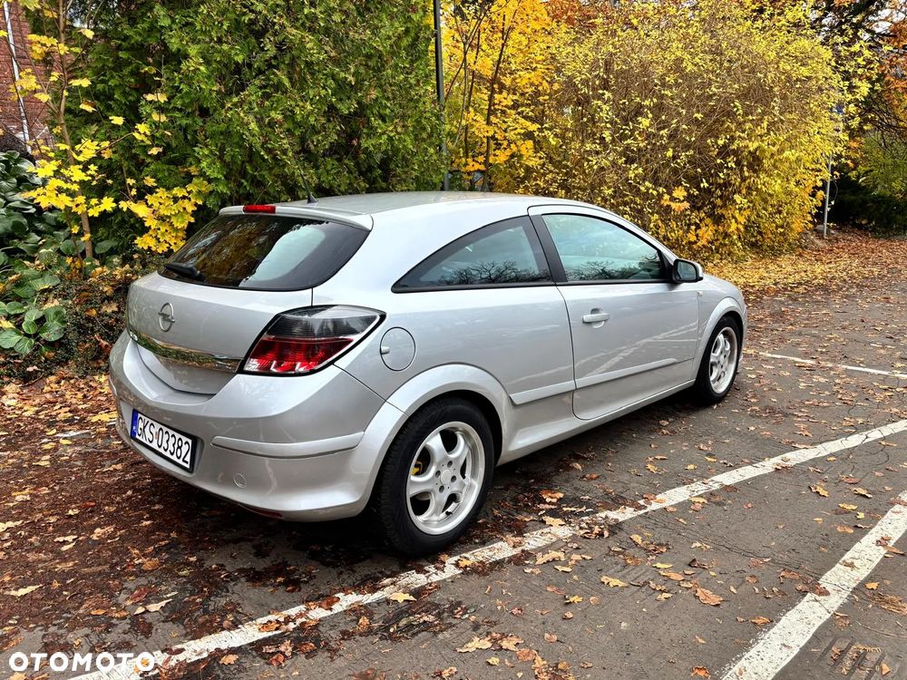 Opel Astra GTC 1.6 - 6