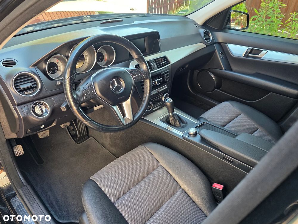 Mercedes-Benz Klasa C 180 BlueEFFICIENCY Avantgarde - 26