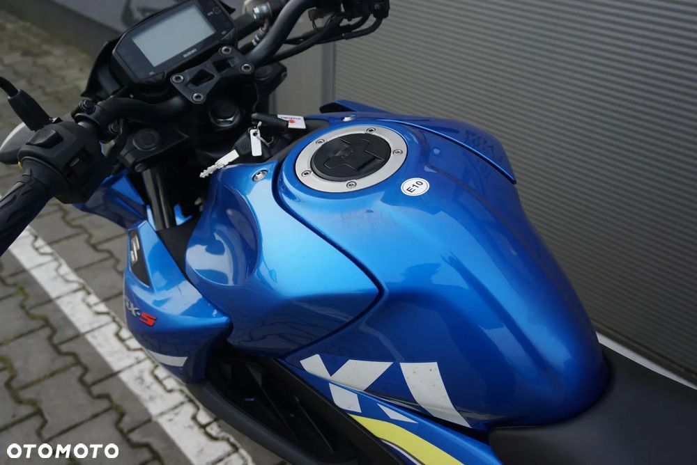 Suzuki GSX - 5
