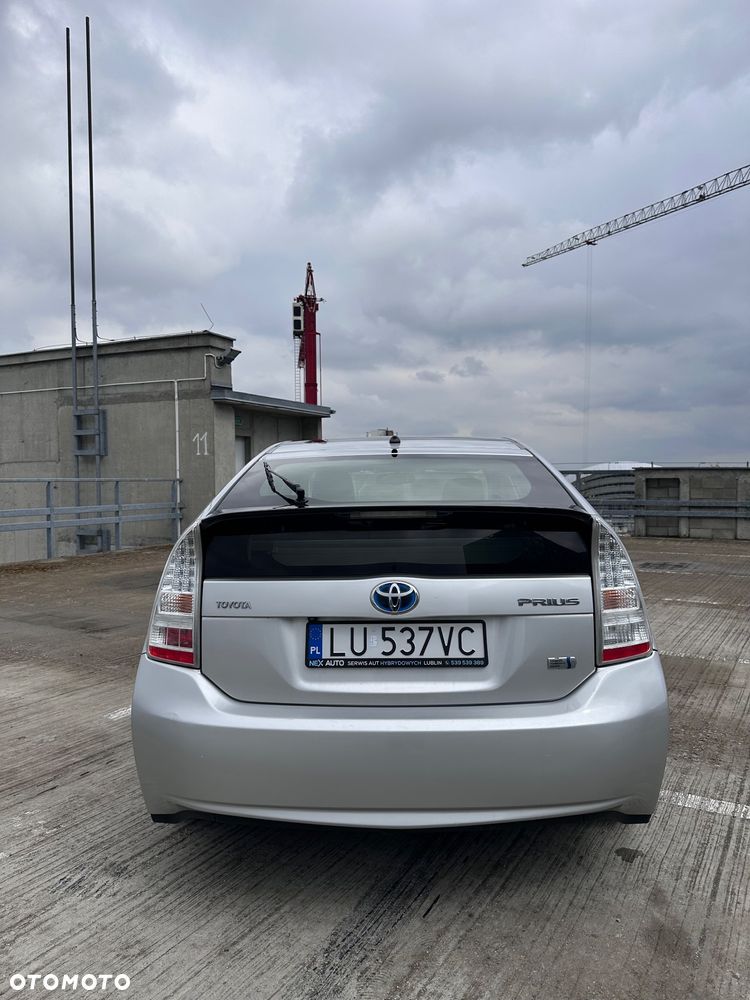 Toyota Prius (Hybrid) Executive - 6
