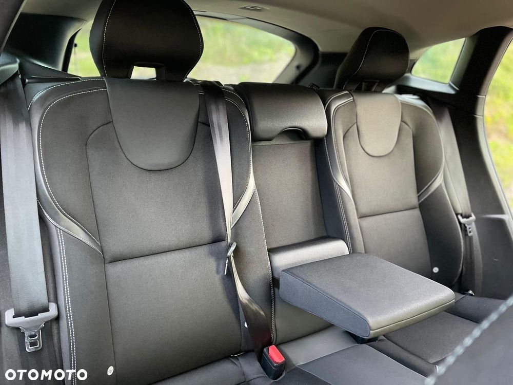 Volvo V40 D3 Geartronic - 28