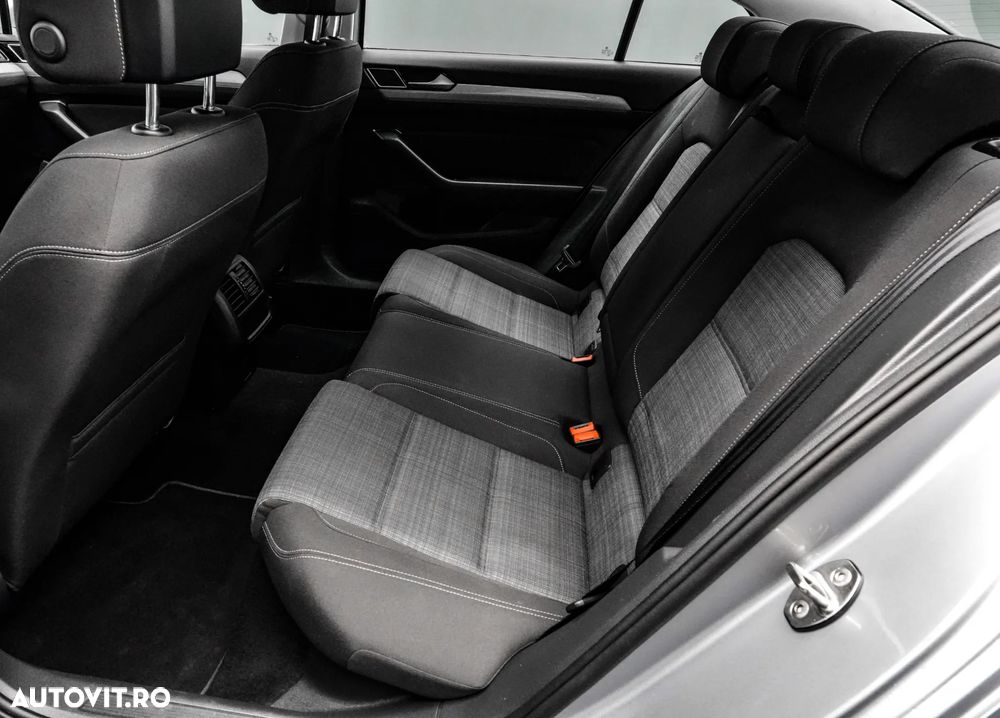 Volkswagen Passat 1.5 TSI ACT DSG Comfortline - 15