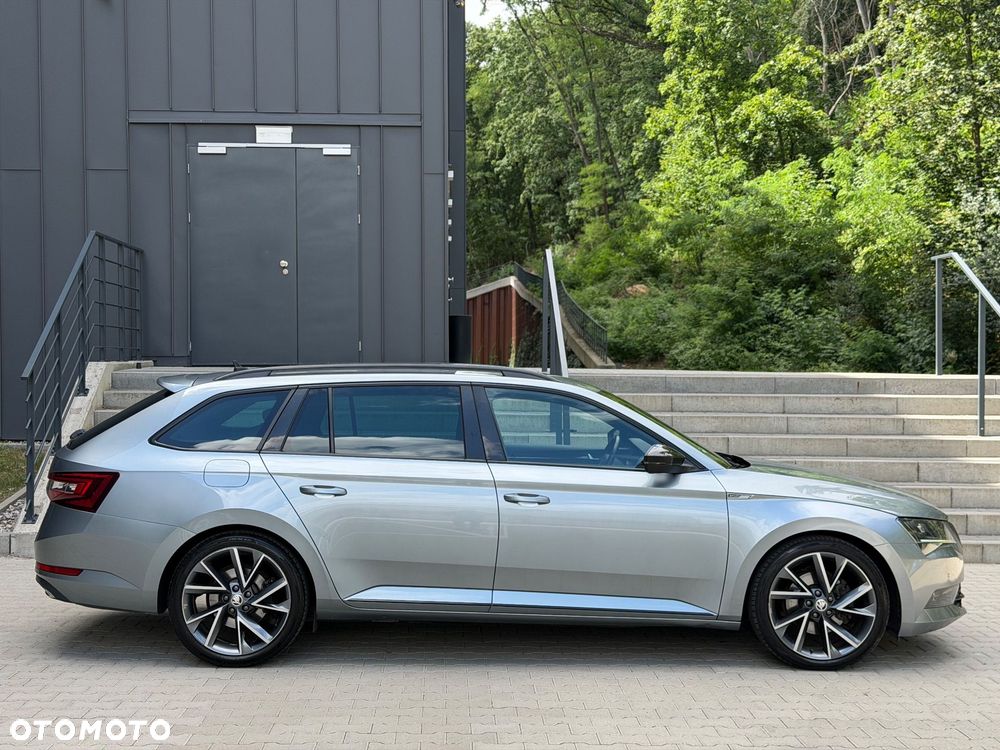 Skoda Superb 2.0 TDI DSG Sportline - 9