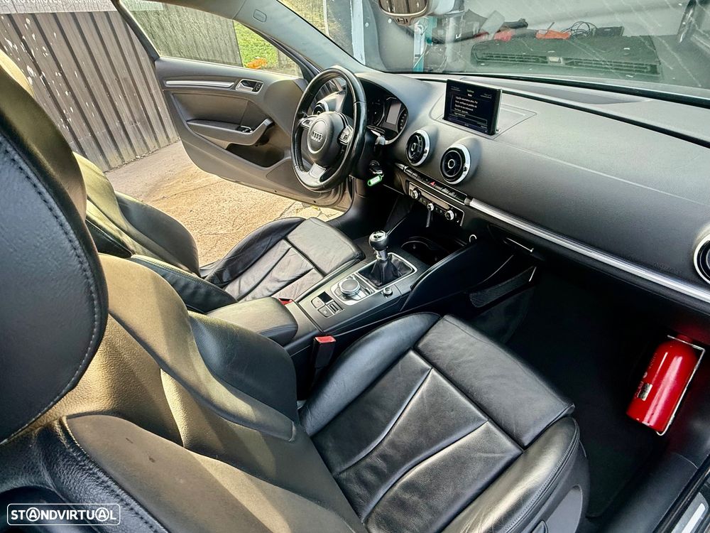 Audi A3 1.6 TDI S-line - 23