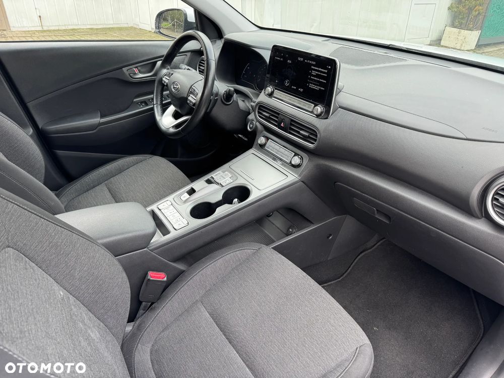 Hyundai Kona Electric 64kWh Premium - 10