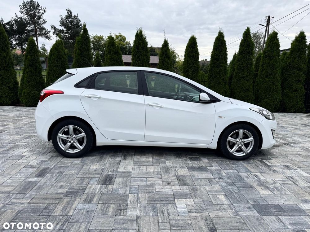 Hyundai i30 blue 1.6 CRDi Classic - 11