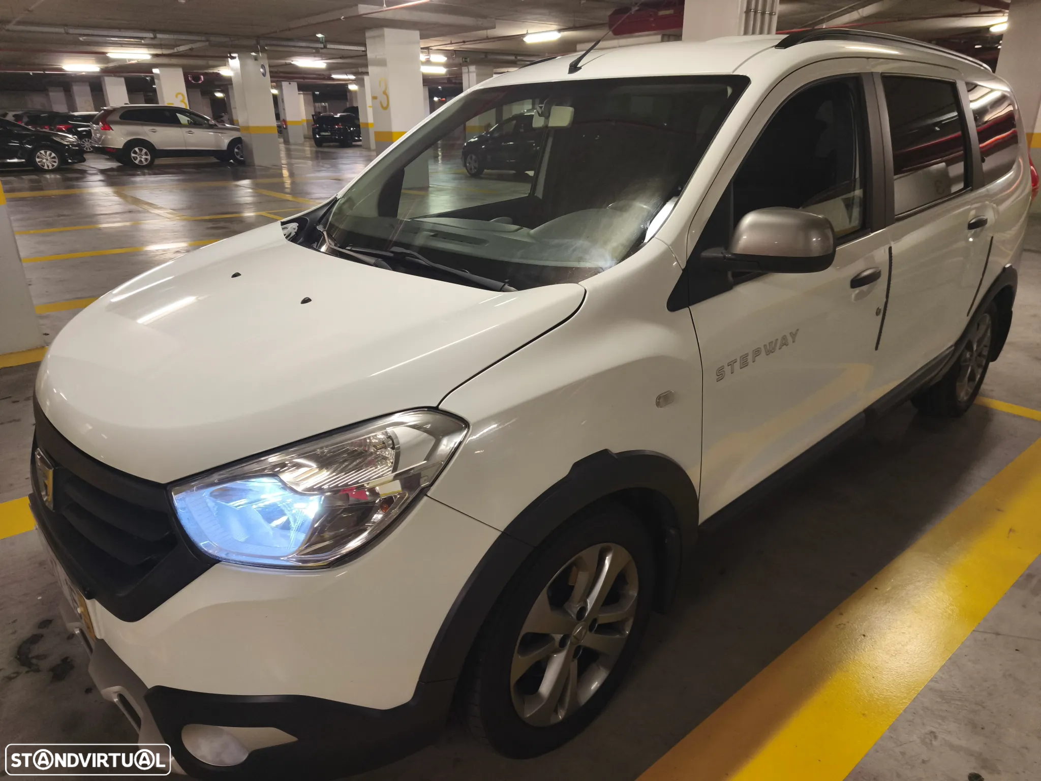 Dacia Lodgy 1.5 dCi Stepway 7L - 24
