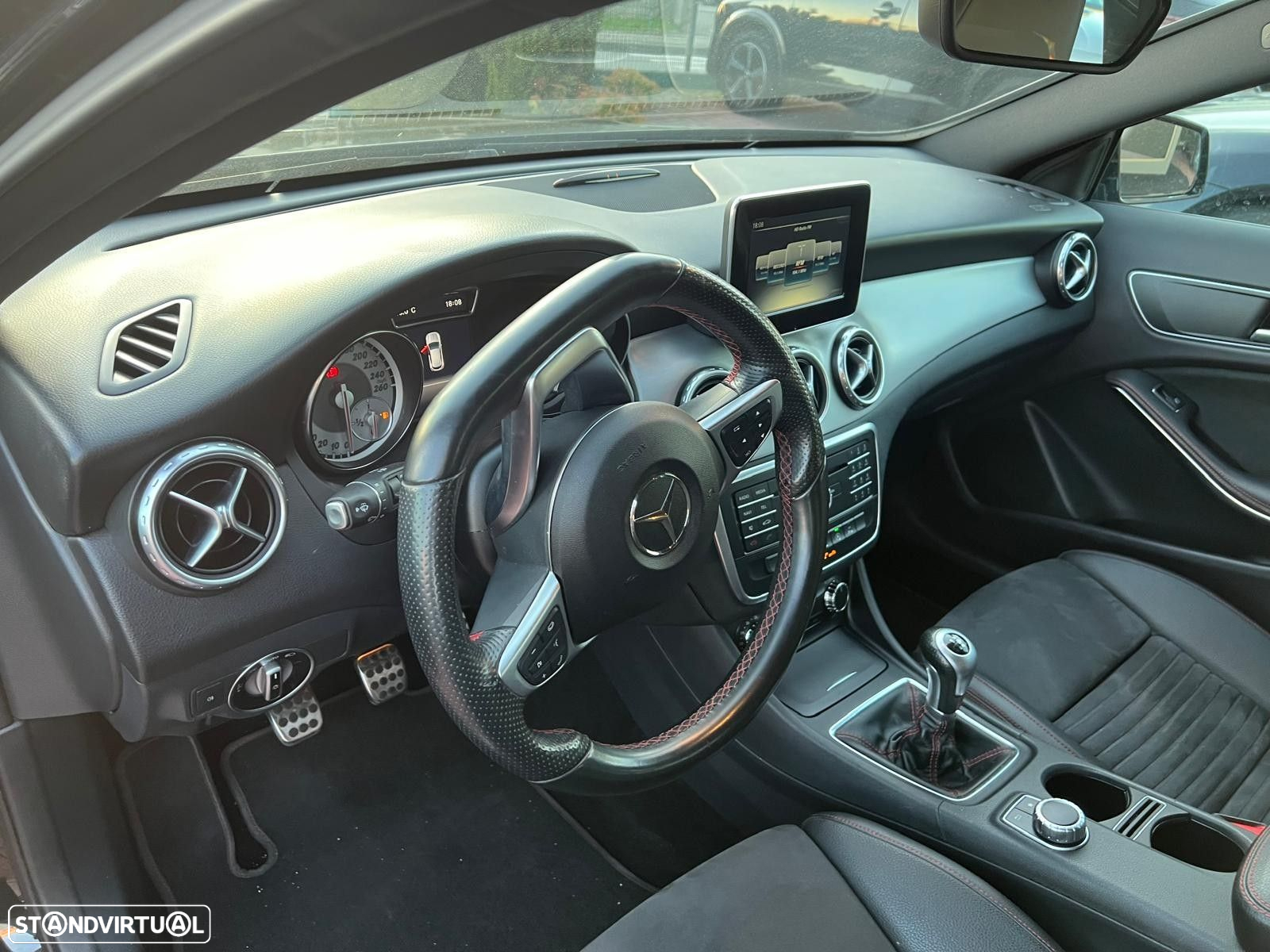 Mercedes-Benz GLA 180 CDi AMG Line - 12