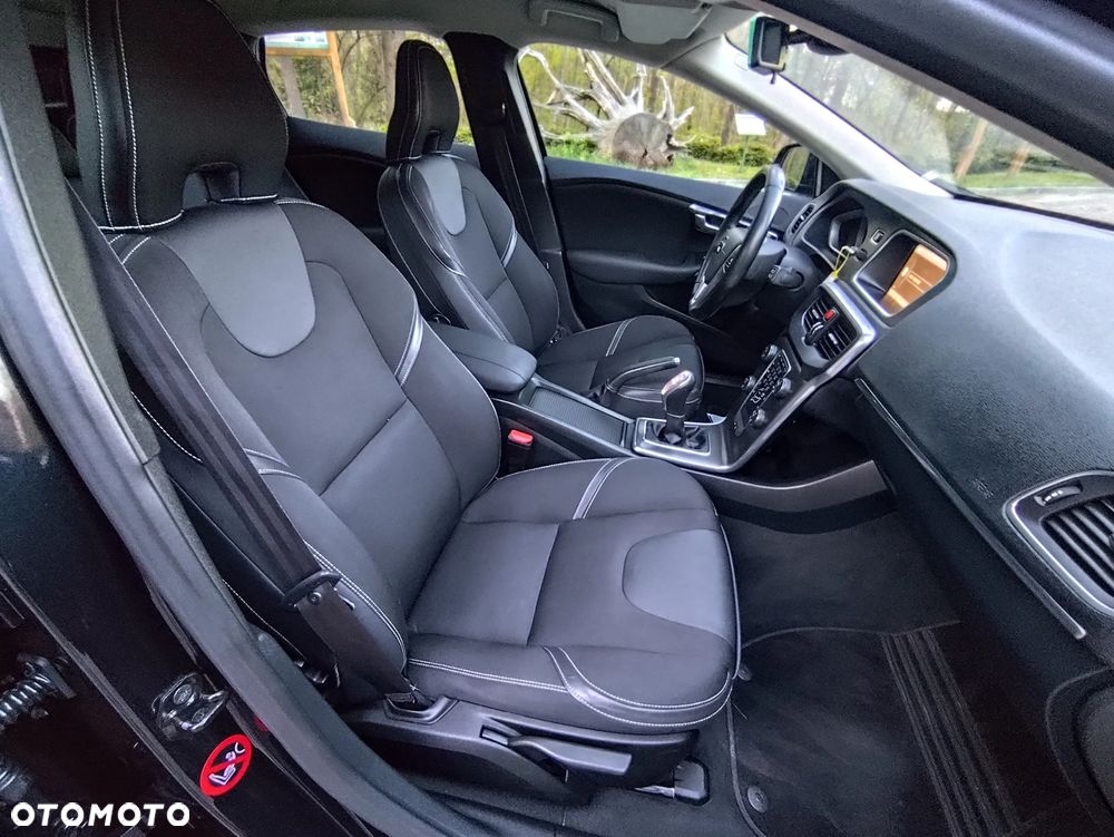 Volvo V40 D2 - 18