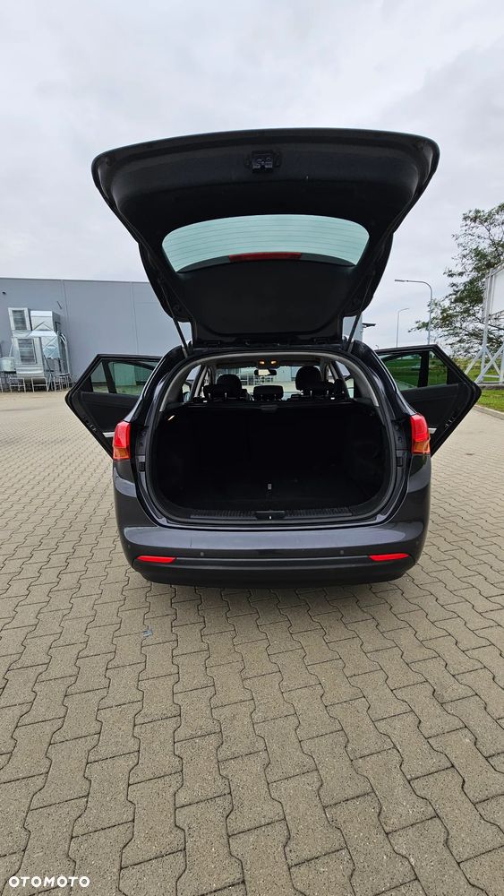 Kia Ceed - 11
