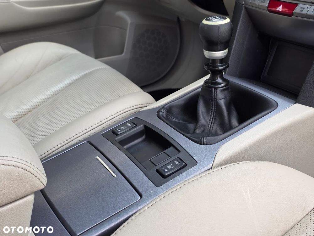 Subaru Outback - 30