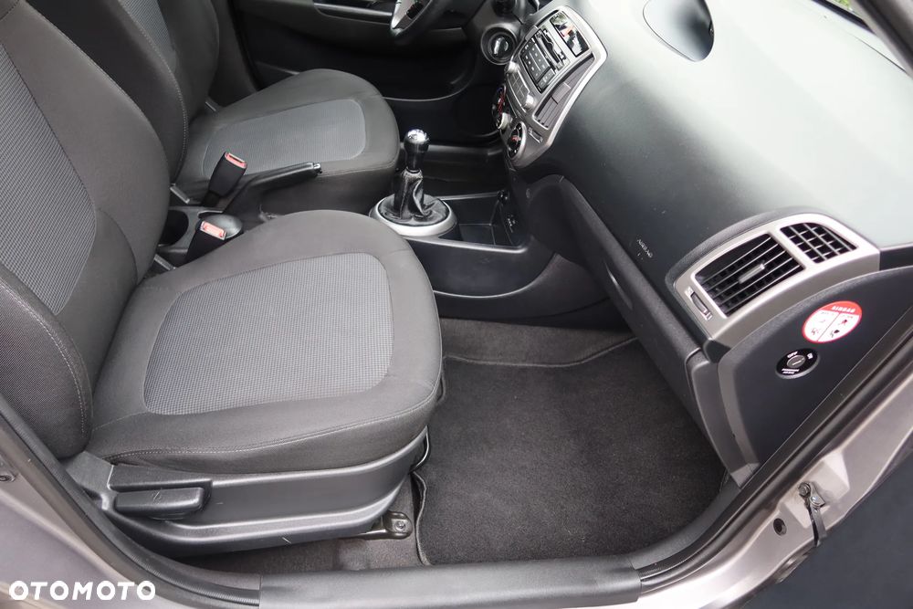 Hyundai i20 - 23