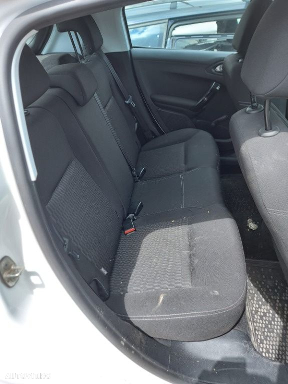Trager Peugeot 208 2017 Hatchback 1.6 HDI DV6FE - 9