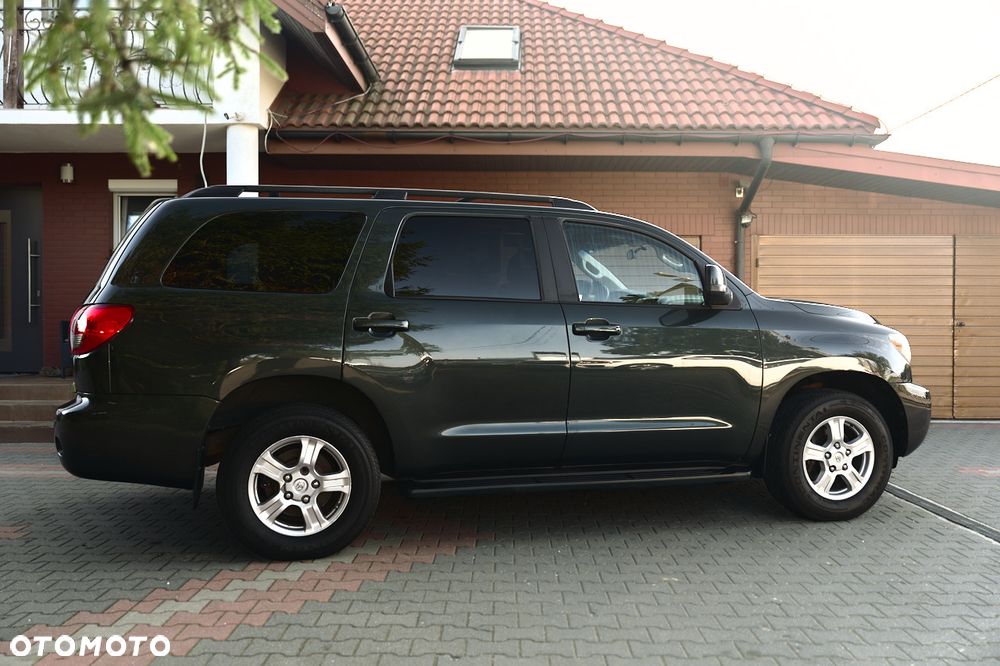 Toyota Sequoia - 11