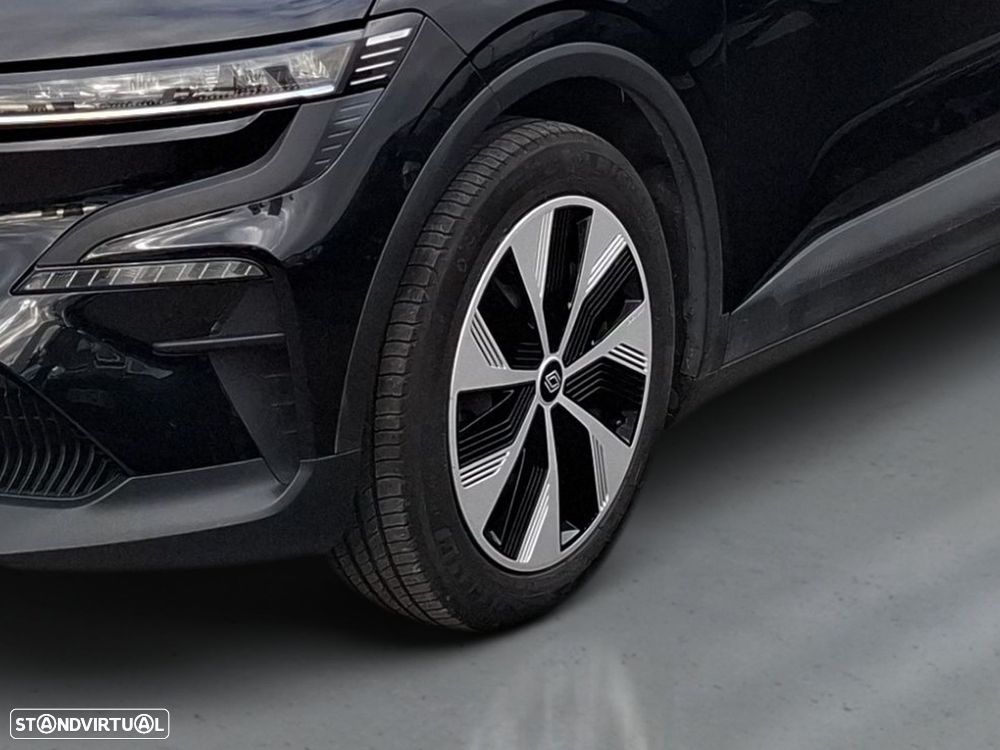 Renault Mégane E-Tech - 4