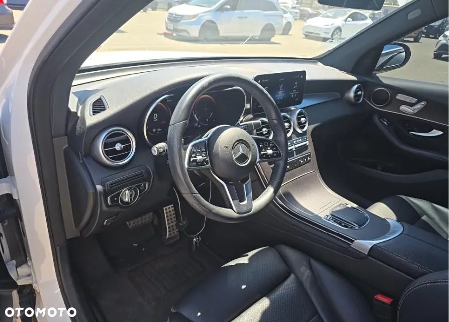 Mercedes-Benz GLC 300 4Matic 9G-TRONIC AMG Line - 9