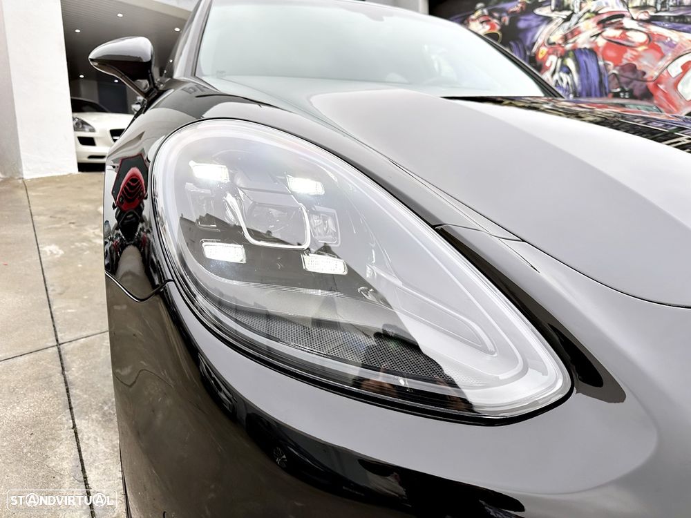Porsche Panamera 4 E-Hybrid - 42