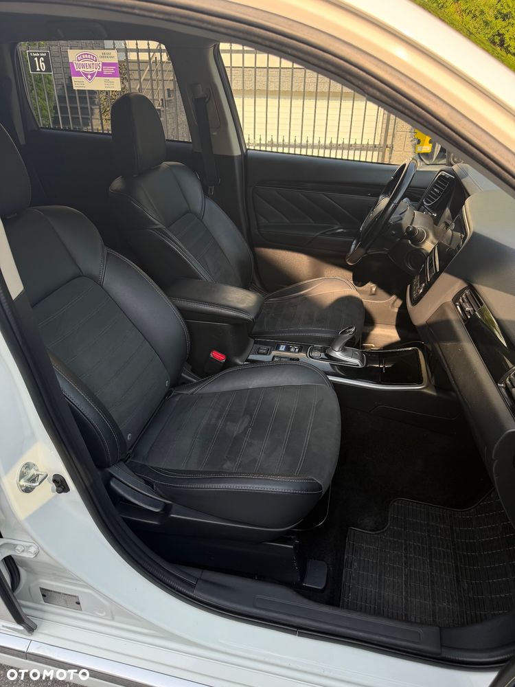 Mitsubishi Outlander - 21