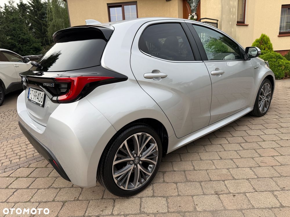 Toyota Yaris Hybrid 100 Premium - 4