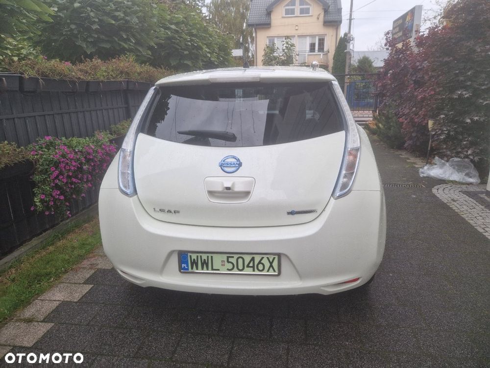 Nissan Leaf 24 kWh (mit Batterie) Visia + - 4