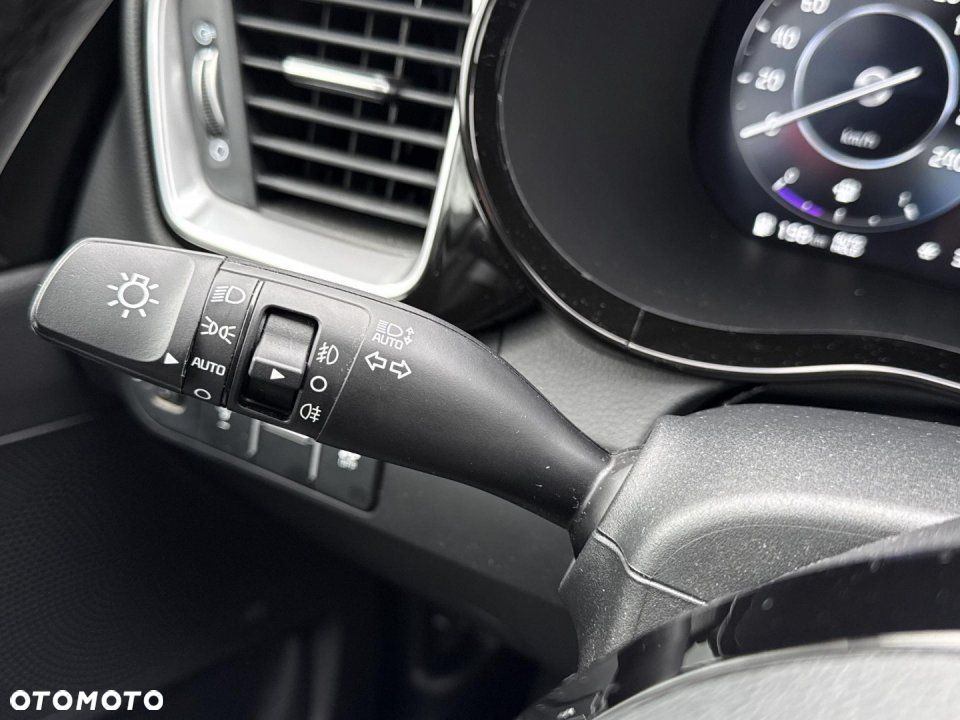 Kia XCeed - 24