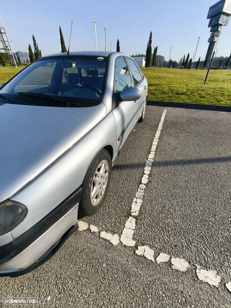 Renault Laguna - 4