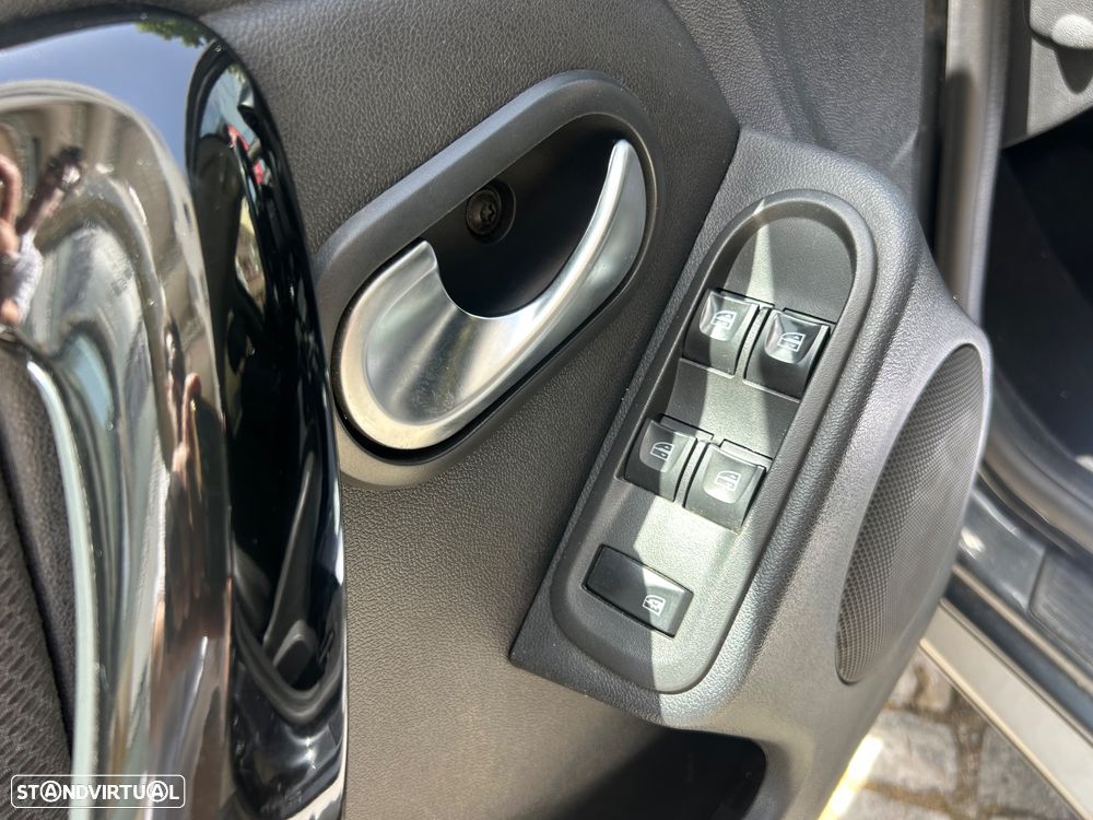 Dacia Duster 1.5 dCi Prestige - 11