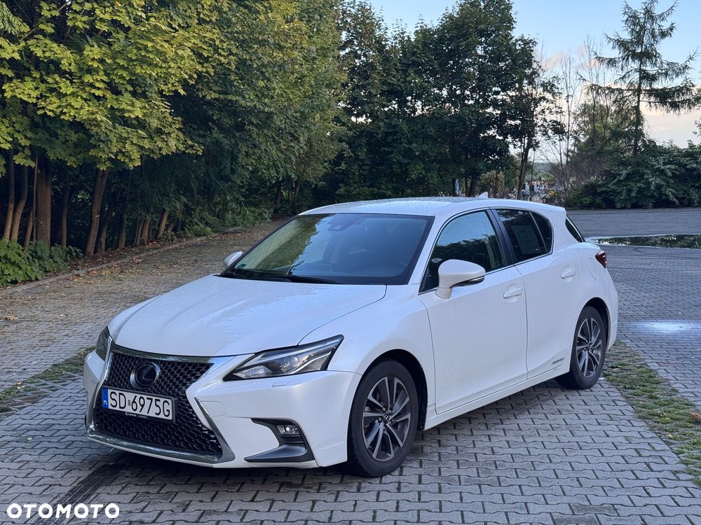 Lexus CT - 1
