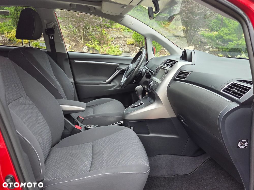 Toyota Verso 1.8 Premium MS - 18