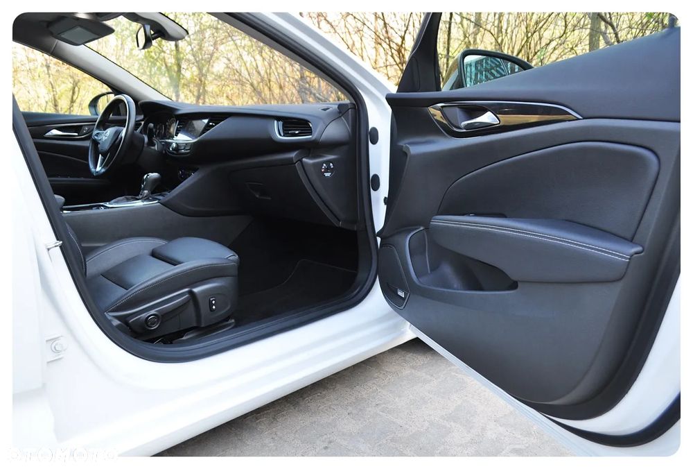 Opel Insignia 2.0 T Business Elegance S&S - 26