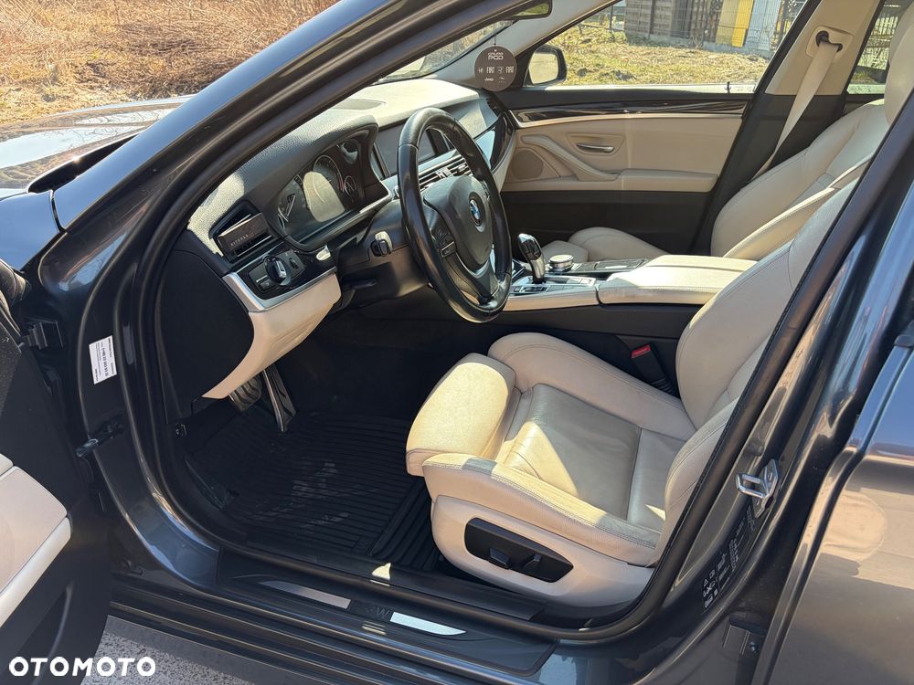 BMW Seria 5 520d xDrive Luxury Line - 13
