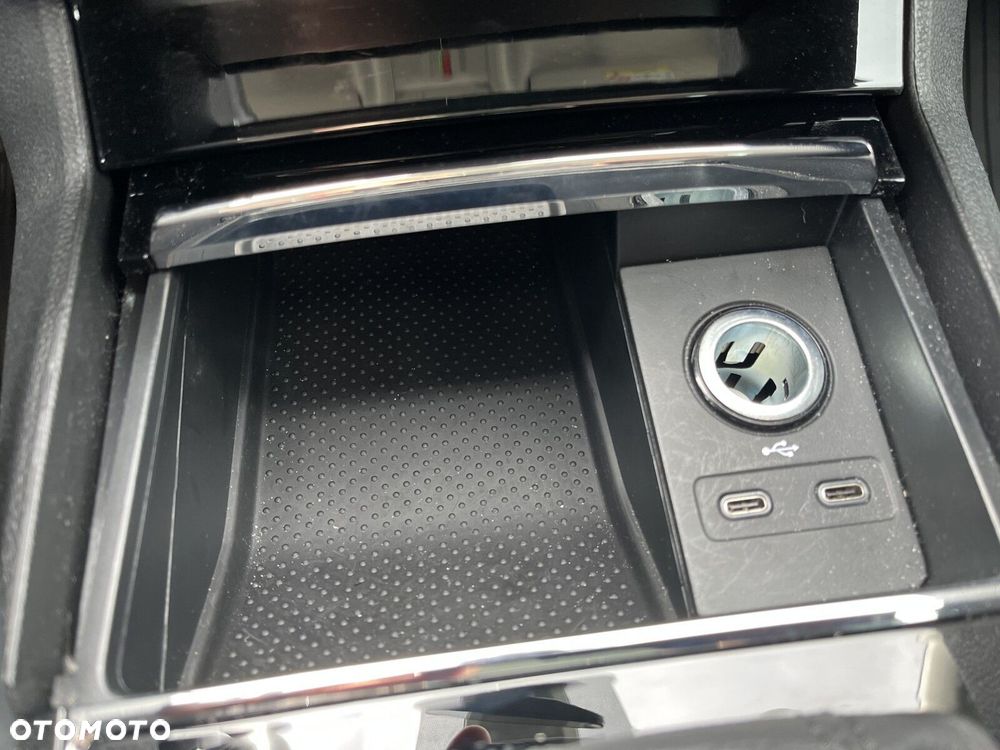 Skoda Karoq 1.5 TSI ACT Selection DSG - 28