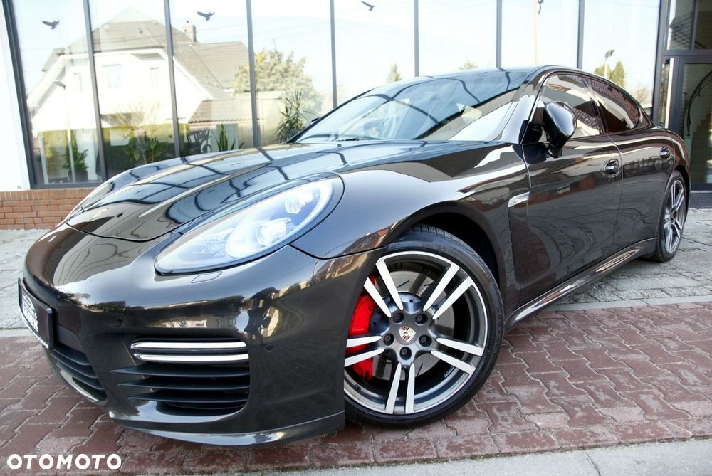 Porsche Panamera GTS PDK - 27
