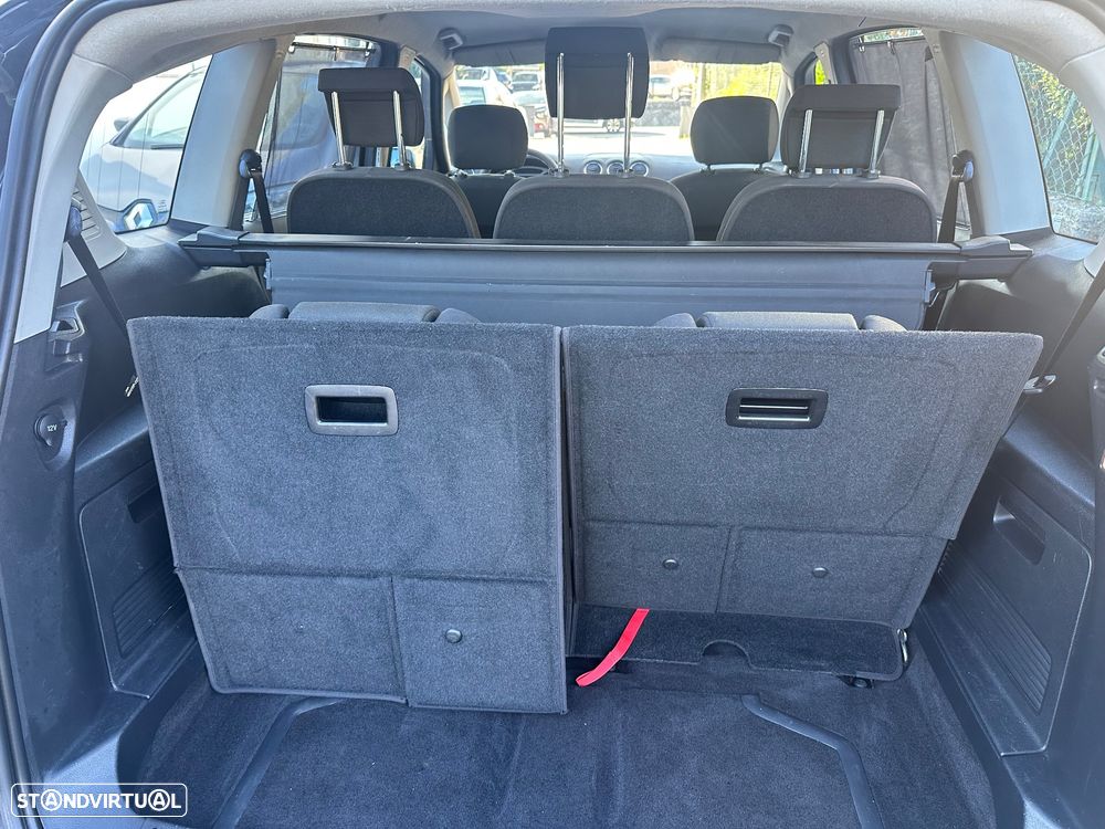 Ford S-Max 2.0 TDCi Titanium 7L - 31