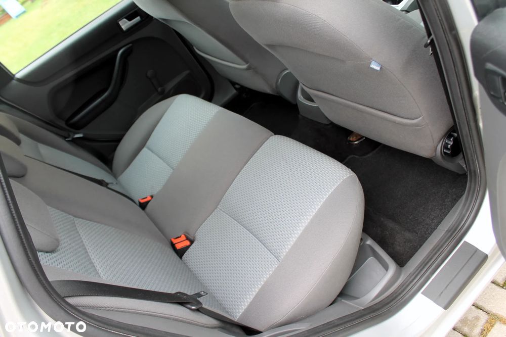 Ford Focus 1.6 16V Style - 13