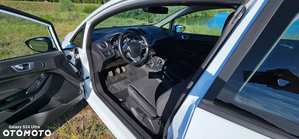 Ford Fiesta - 12