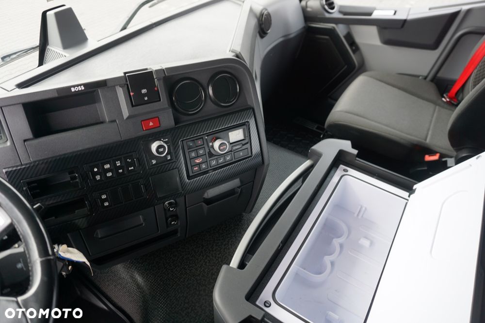 Renault / T 460 / EURO 6 / ACC / RETARDER / SLEEPER CAB - 9