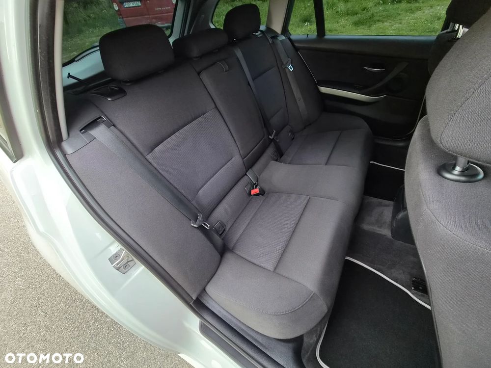BMW Seria 3 - 28