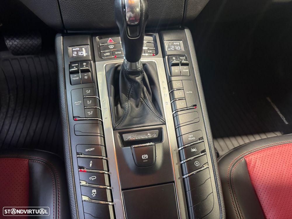 Porsche Macan S - 25