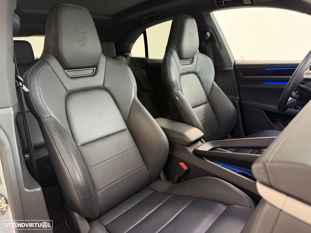 Porsche Macan Electric 4 - 13