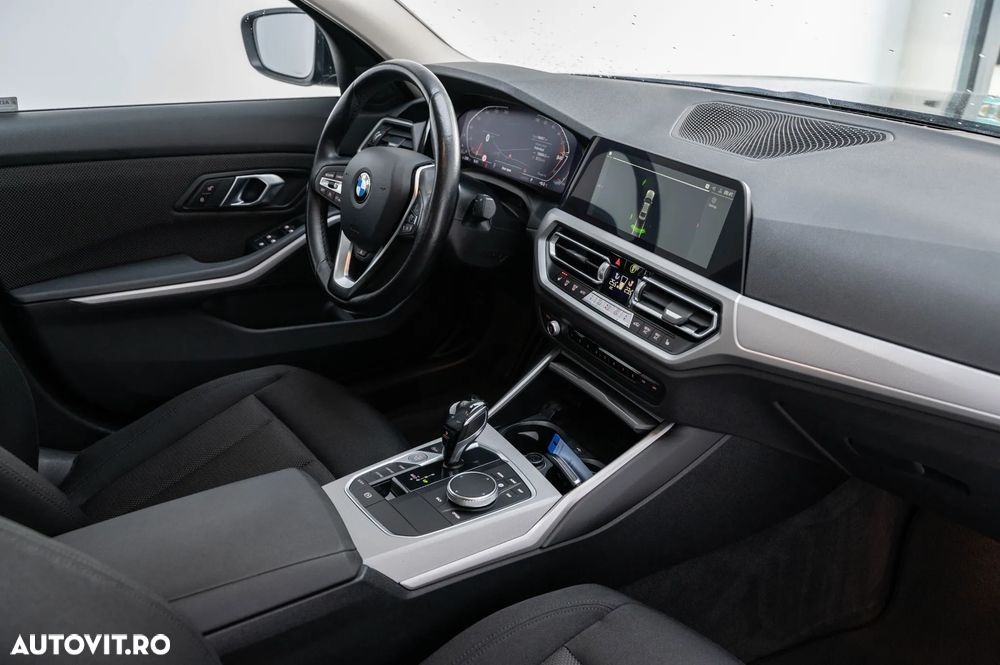 BMW Seria 3 318i Aut. Advantage - 9