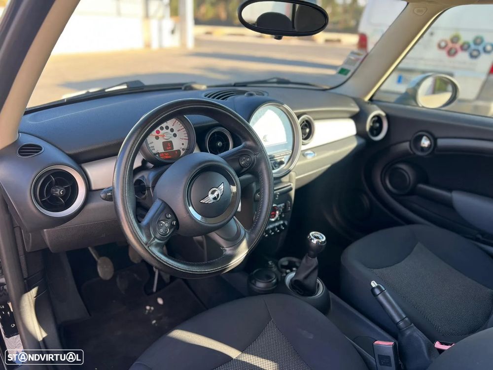 MINI 3 Portas One D - 20
