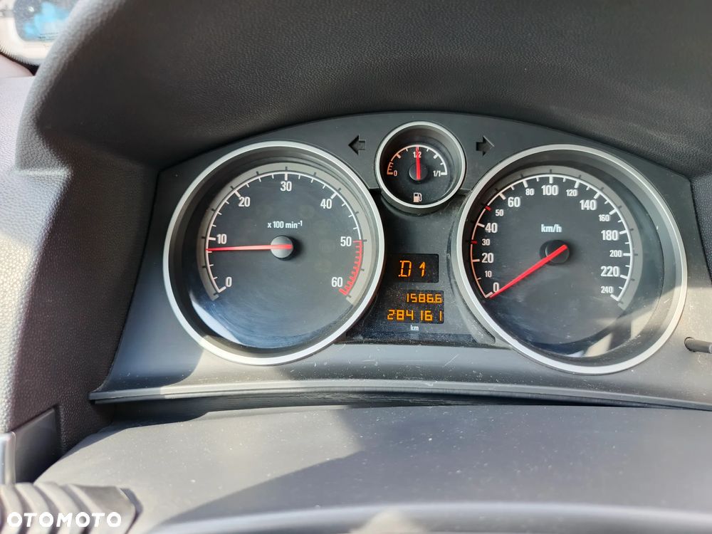 Opel Astra 1.9 CDTI Cosmo - 7